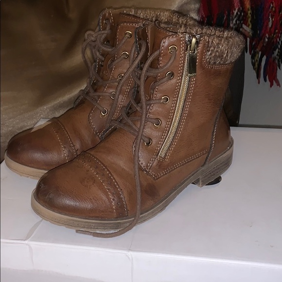 Aldo kids size 2 brown boots - Picture 2 of 3